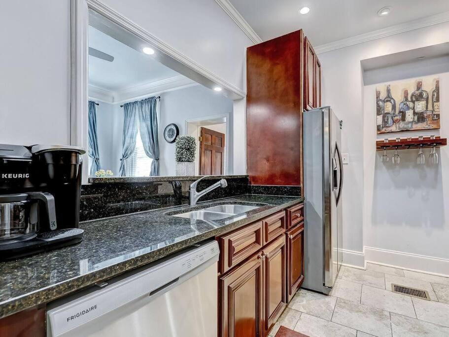 Historic Savannah Gold Private Condo With Pool - 2Bed, 1&Half Bath, Sleeps 6, 1St Floor, 15 Min Walk To Historic Savannah Center And All Attractions 외부 사진