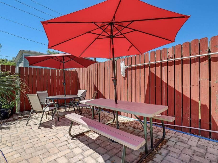 Historic Savannah Gold Private Condo With Pool - 2Bed, 1&Half Bath, Sleeps 6, 1St Floor, 15 Min Walk To Historic Savannah Center And All Attractions 외부 사진